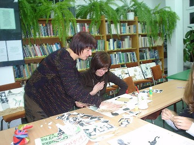 Kolaż w bibliotece - zdjęcie w treści  nr 1