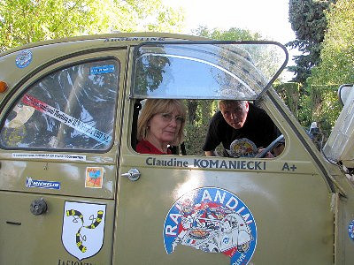 Rajd samochodów Citroën 2 CV - RETOUR aux RACINES Powrót do korzeni - zdjęcie w treści  nr 1