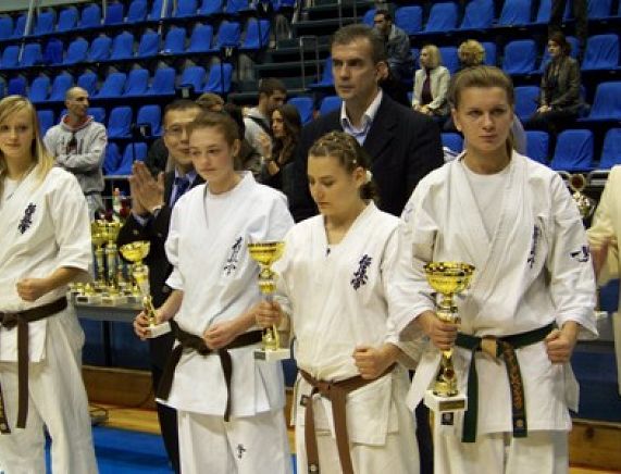 1046982532.jpg