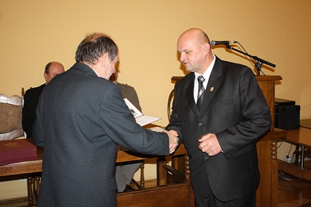 Rada i Prezydent z zaświadczeniami - zdjęcie w treści  nr 5