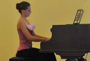 Chopin PodCieniami zaprasza na Recital fortepianowy Joanny Strzeleckiej i Dominiki Peszko - zdjęcie w treści 