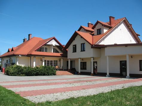 Hotel i restauracja na sprzedaż - zdjęcie w treści 