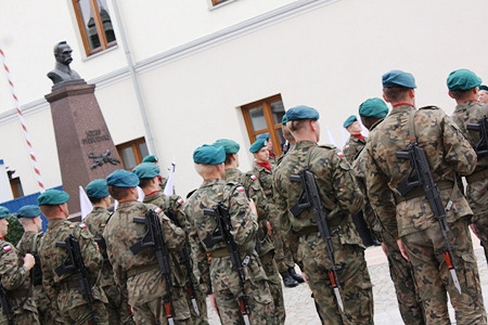 Mieszkańcy Krosna pamiętają o poległych w walce o wolność ojczyzny - zdjęcie w treści 