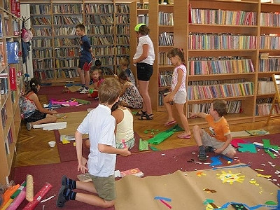 Ferie z bohaterami książek Astrid Lindgren w Krośnieńskiej Bibliotece Publicznej - zdjęcie w treści 