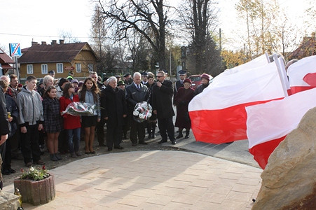 Śladami miejsc pamięci o poległych czyli jak Krosno uczciło Narodowe Święto Niepodległości - zdjęcie w treści  nr 2