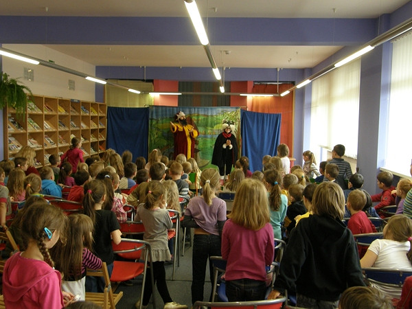 „Kot w Butach” w bibliotece - zdjęcie w treści  nr 1