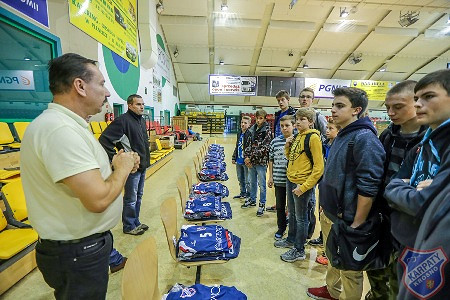 Nowe stroje dla młodzików od KHS Krosno SA - zdjęcie w treści  nr 3