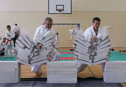 IV Mikołajkowe Mistrzostwa Krośnieńskiego Klubu Kyokushin Karate - zdjęcie w treści  nr 4