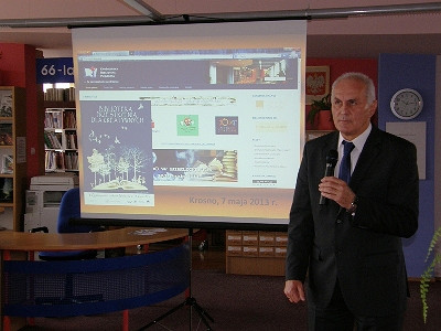 Nie można zmuszać do czytania!  Wykład dr Alicji Ungeheuer-Gołąb w Krośnieńskiej Bibliotece - zdjęcie w treści  nr 1