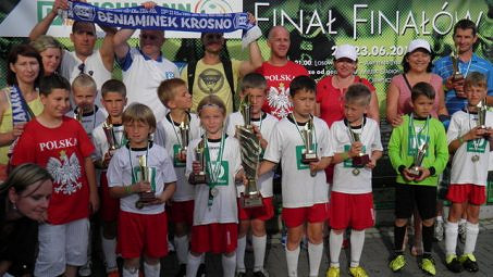 Ogromny sukces młodych piłkarzy Beniaminka w Mini Mistrzostwach Świata Deichmann 2013 - zdjęcie w treści  nr 4