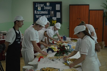 ZSP nr 2 podsumowało projekt „Nowe doświadczenia zawodowe na stażu we Francji” - zdjęcie w treści  nr 2