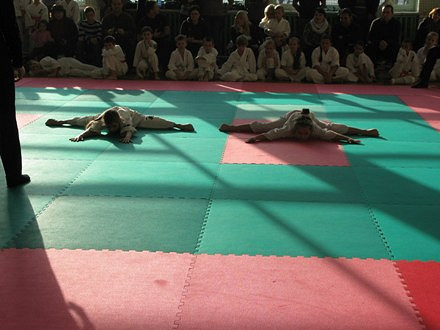 V Mikołajkowe Mistrzostwa Krośnieńskiego Klubu Kyokushin Karate - zdjęcie w treści  nr 1