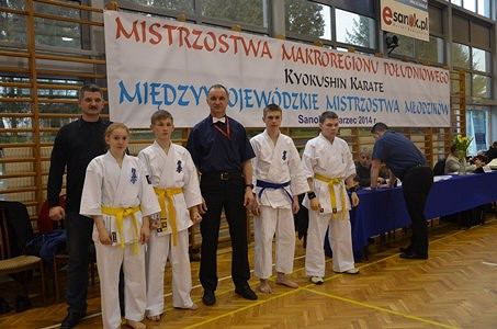 Krośnieński Klub Kyokushin Karate na podwójnych mistrzostwach w Sanoku - zdjęcie w treści 