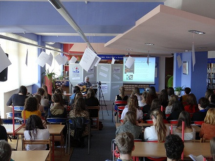 Poetycki maraton… Turniej Jednego Wiersza w Krośnieńskiej Bibliotece Publicznej - zdjęcie w treści  nr 4