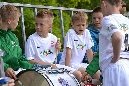 Z PODWÓRKA NA STADION O PUCHAR TYMBARKU 2014 NIEOFICJALNE MISTRZOSTWA POLSKI U-10 - zdjęcie w treści 