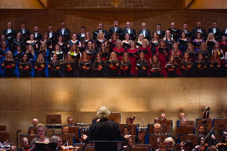 Chór Kopernika zaśpiewał w Filharmonii Szczecińskiej - zdjęcie w treści  nr 1