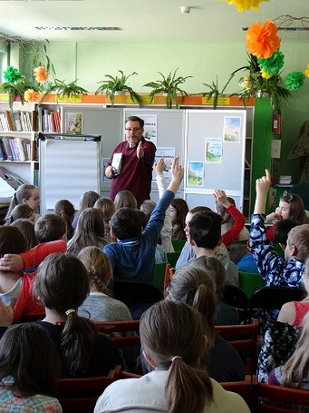  Wpisy i wrysy Pawła Wakuły spotkanie autorskie w KBP - zdjęcie w treści  nr 1