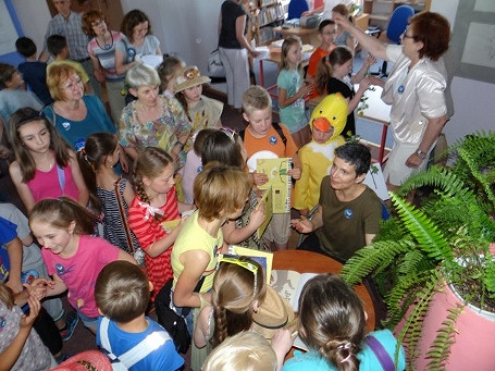  „Koncertowe czytanie” w Krośnieńskiej Bibliotece Publicznej - zdjęcie w treści  nr 5