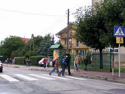 BEZPIECZNA DROGA DO SZKOŁY - zdjęcie w treści 