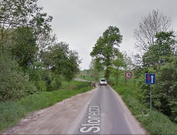 Ulica Słoneczna w kierunku ul. Traugutta - źródło grafiki: Street View