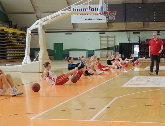 Reprezentacja Polski Koszykarek już trenuje w Krośnie