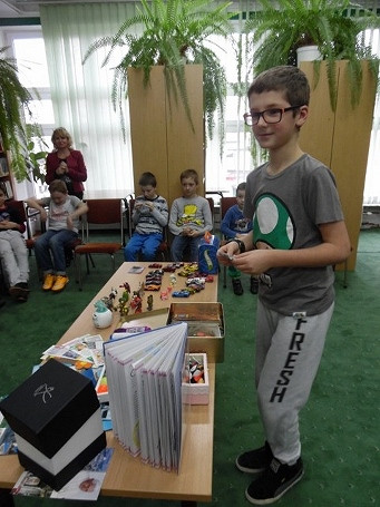 Ferie z książką i dobrą zabawą w Krośnieńskiej Bibliotece Publicznej - zdjęcie w treści  nr 1