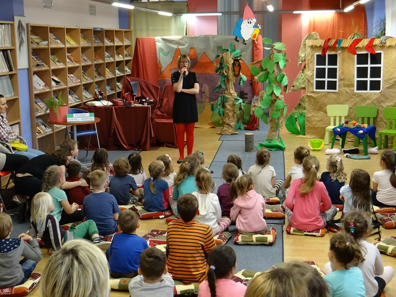 NOC (z krasnoludkami) w krośnieńskiej bibliotece! - zdjęcie w treści 