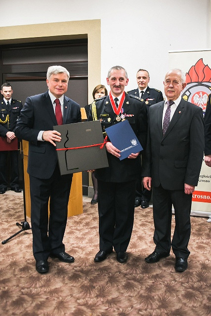 Miejski Komendant Straży Pożarnej st. bryg. Krzysztof Korzec przeszedł w stan spoczynku - zdjęcie w treści  nr 1