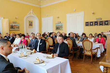 Nagrody z okazji Dnia Edukacji Narodowej - zdjęcie w treści  nr 1