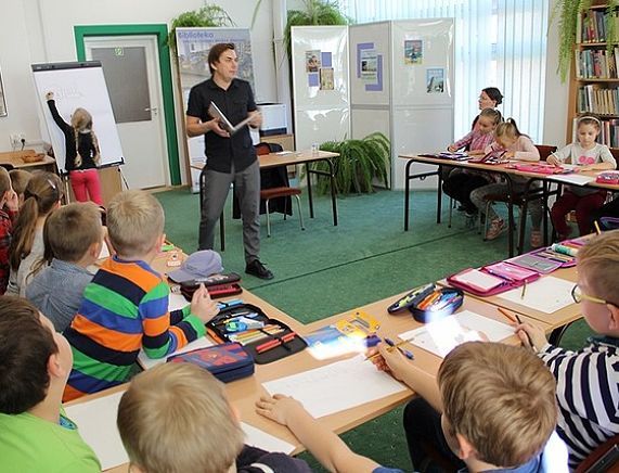 Łamisłówka, łamigłówki i zabawa z wagonami… na spotkaniach z Łukaszem Dębskim