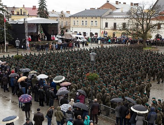 Żołnierze złożyli przysięgę na krośnieńskim rynku - fot. Paweł Matelowski