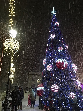 6 GRUDNIA - Rynek Krosna. Serce Miasta zamienia się w Miasteczko Świętego Mikołaja - zdjęcie w treści 