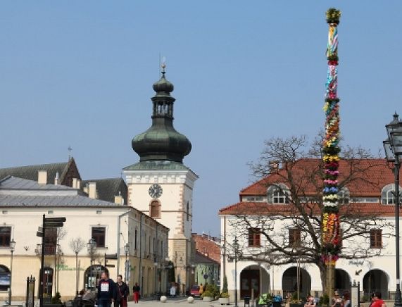 Wielkanocna palma na krośnieńskim rynku