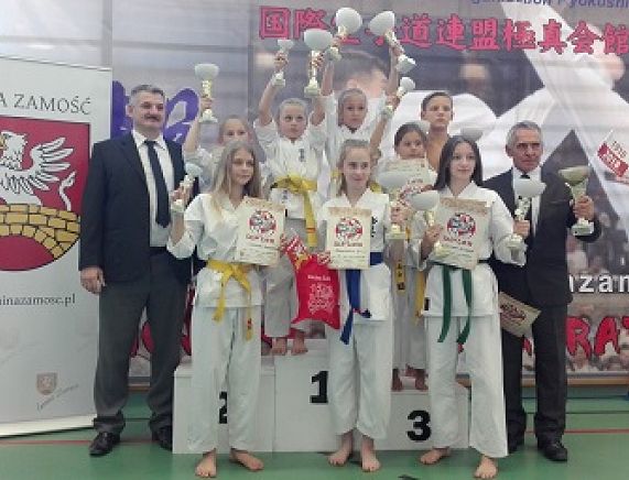 KK Karate podczas zawodów w Zamościu