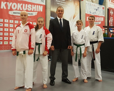 Oliwia Krupa Mistrzynią Polski Juniorów Młodszych Kyokushin Karate - zdjęcie w treści  nr 1