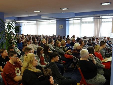 Uroda języka polskiego… wykład w Krośnieńskiej Bibliotece Publicznej - zdjęcie w treści  nr 1