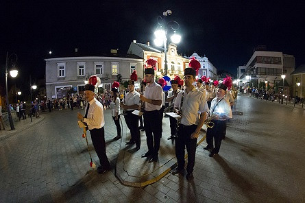 LETNIA SCENA W RYNKU - zdjęcie w treści  nr 1