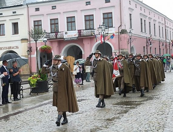 Obchody Święta Wojska Polskiego w Krośnie