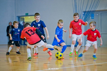 Zapraszamy na Halowe Turnieje Krośnieńskiej Akademii Piłkarskiej - zdjęcie w treści  nr 1