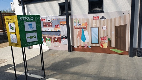 NOWY PUNKT SELEKTYWNEJ ZBIÓRKI ODPADÓW W KROŚNIE OBSŁUGUJE JUŻ MIESZKAŃCÓW - zdjęcie w treści nr 3