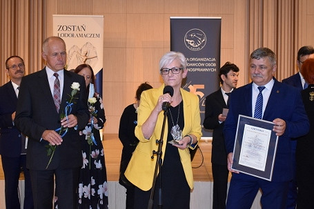 Prestiżowa nagroda dla Warsztatu Terapii Zajęciowej PSONI Koło w Krośnie - zdjęcie w treści 