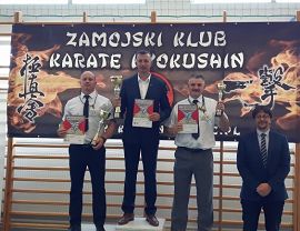 Trenerzy Krośnieńskiego Klubu Kyokushin Karate na turnieju w Płoskiem