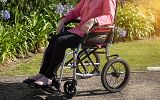 osoba niepełnosprawna na wózku inwalidzkim