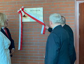 Odsłonięcie tablicy pamiatkowej poświęconej Janowi Szczepanikowi