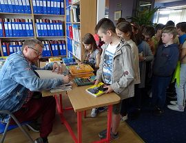 Uczestnicy spotkania - Marcin Kozioł... czytamy dzieciom