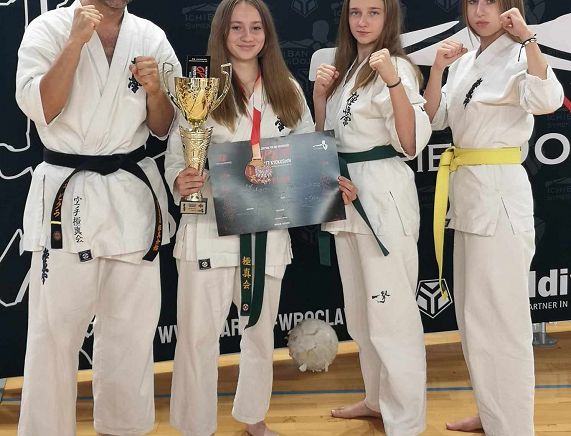 Zawodnicy Klubu Kyokusin Karate Krosno na zawodach