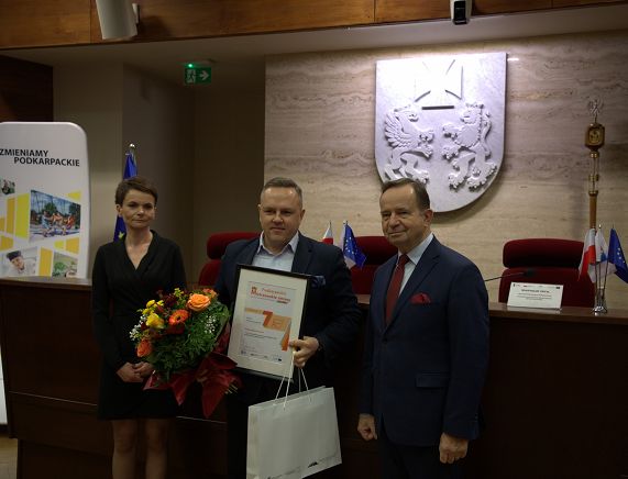 Wyróżnienie Mistrz Zmian - T.Soliński odbiera nagrodę