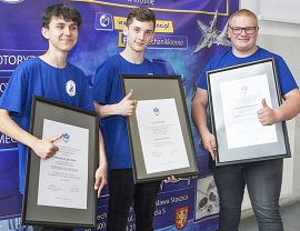 Uroczystość wręczenia tytułu Samochodowej Szkoły Roku krośnieńskiemu Mechanikowi (3).jpg