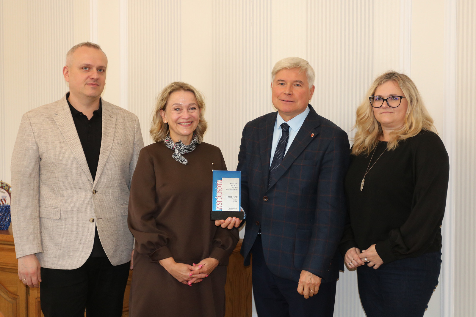 IMG_3137.JPG [3.28 MB]