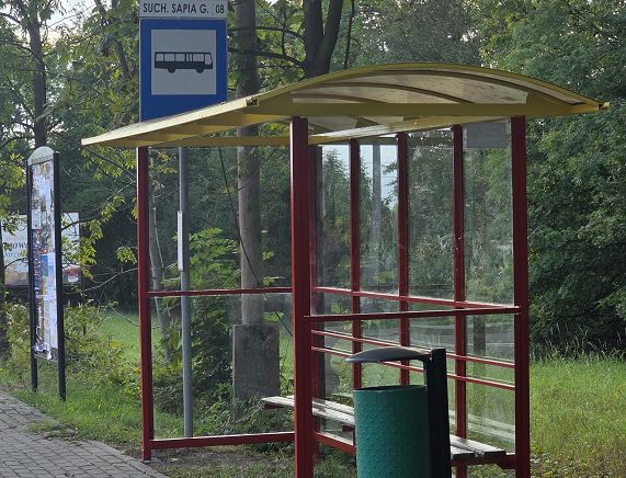 Nowe wiaty przystankowe